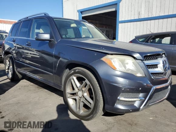 ✅ 2013 Mercedes-Benz GLK 350 • VIN: WDCGG8JB9DG124798 • Lot: 90092435. Listed on Copart with 179,565 mi. Free auction sales archive from the USA and detailed vehicle history report at DreamBid. Image 4.