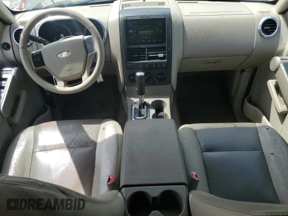 ✅ 2007 Ford Explorer XLT • VIN: 1FMEU73807UB44540 • Lot: 55228175. Wystawiony na Copart z przebiegiem Nie podano. Bezpłatny archiwum sprzedaży aukcyjnych z USA i szczegółowy raport historii pojazdu na DreamBid. Zdjęcie 8.