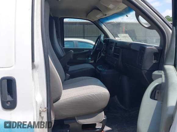 ✅ 2011 Chevrolet Express Cargo • VIN: 1GCWGFCA3B1168855 • Лот: 42685037. Опубликован ранее на IAAI с пробегом 249 487 миль. Бесплатный доступ к архиву аукционных продаж из США и подробный отчёт об истории автомобиля на DreamBid. Изображение 5.