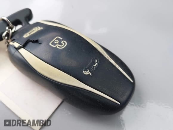 ✅ 2019 Tesla Model S 75D • VIN: 5YJSA1E24KF299762 • Lot: 43325985. Listed on IAAI with 93,016 mi. Free auction sales archive from the USA and detailed vehicle history report at DreamBid. Image 11.