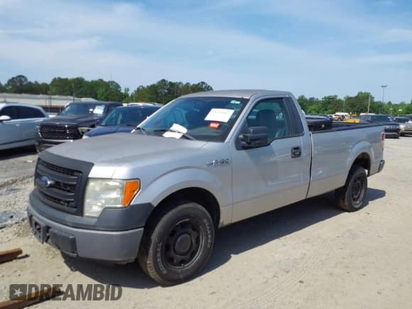 ✅ 2014 Ford F-150 XL • VIN: 1FTMF1CM5EKD55570 • Lot: 42215365. Listed on IAAI with 193,603 mi. Free auction sales archive from the USA and detailed vehicle history report at DreamBid. Image 2.