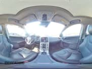 ✅ 2017 Volvo XC60 Dynamic • VIN: YV440MRR8H2168850 • Lot: 61555725. Listed on Copart with 71,467 mi. Free auction sales archive from the USA and detailed vehicle history report at DreamBid. Image 15.