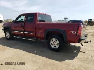 ✅ 2005 Chevrolet Silverado 1500 LS • VIN: 1GCEK19TX5E193271 • Lot: 68874744. Wystawiony na Copart z przebiegiem 216 105 mil mil. Skorzystaj z bezpłatnego archiwum sprzedaży aukcyjnych z USA i zobacz szczegółowy raport historii pojazdu na DreamBid. Zdjęcie 2.