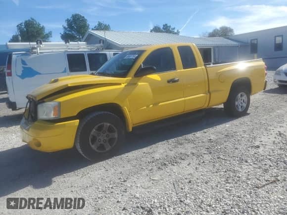 ✅ 2007 Dodge Dakota SLT • VIN: 1D7HE42K37S270225 • Лот: 80481754. Размещён на Copart с пробегом 125 907 миль миль. Получите бесплатный доступ к архиву аукционных продаж из США и посмотрите подробный отчёт об истории автомобиля на DreamBid. Изображение 1.