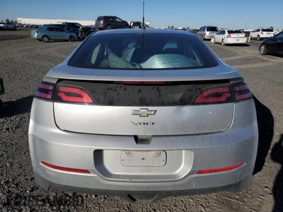✅ 2013 Chevrolet Volt • VIN: 1G1RF6E40DU101986 • Lot: 74599364. Wystawiony na Copart z przebiegiem 139 611 mil. Bezpłatny archiwum sprzedaży aukcyjnych z USA i szczegółowy raport historii pojazdu na DreamBid. Zdjęcie 6.