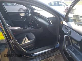 ✅ 2019 Mercedes-Benz A 220 • VIN: WDD3G4FB9KW025526 • Лот: 43393221. Опубликован ранее на IAAI с пробегом 68 396 миль. Бесплатный доступ к архиву аукционных продаж из США и подробный отчёт об истории автомобиля на DreamBid. Изображение 5.