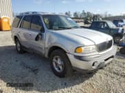 ✅ 1999 Lincoln Navigator • VIN: 5LMPU28L6XLJ05950 • Lot: 44080545. Wystawiony na Copart z przebiegiem 126 844 mil. Bezpłatny archiwum sprzedaży aukcyjnych z USA i szczegółowy raport historii pojazdu na DreamBid. Zdjęcie 4.