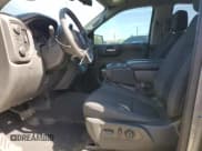 ✅ 2022 Chevrolet Silverado 1500 Custom • VIN: 3GCPYBEK8NG155380 • Lot: 48156445. Wystawiony na Copart z przebiegiem 90 096 mil. Bezpłatny archiwum sprzedaży aukcyjnych z USA i szczegółowy raport historii pojazdu na DreamBid. Zdjęcie 7.