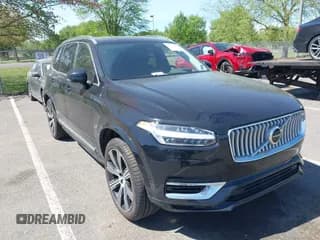 ✅ 2025 Volvo XC90 Ultra • VIN: YV4H60PF4S1305975 • Lot: 42155083. Listed on IAAI with 13,997 mi. Free auction sales archive from the USA and detailed vehicle history report at DreamBid. Image 1.