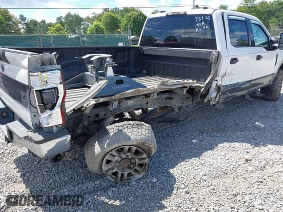 ✅ 2020 Ford F-250 XL • VIN: 1FT7W2BT9LED04712 • Lot: 42891910. Wystawiony na IAAI z przebiegiem 132 801 mil. Bezpłatny archiwum sprzedaży aukcyjnych z USA i szczegółowy raport historii pojazdu na DreamBid. Zdjęcie 6.