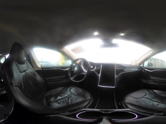 ✅ 2013 Tesla Model S • VIN: 5YJSA1CN2DFP12584 • Lot: 43711385. Wystawiony na IAAI z przebiegiem 133 895 mil. Bezpłatny archiwum sprzedaży aukcyjnych z USA i szczegółowy raport historii pojazdu na DreamBid. Zdjęcie 20.