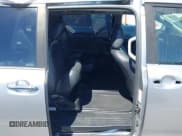 ✅ 2018 Toyota Sienna SE • VIN: 5TDXZ3DCXJS962511 • Lot: 43111836. Wystawiony na IAAI z przebiegiem 81 278 mil. Bezpłatny archiwum sprzedaży aukcyjnych z USA i szczegółowy raport historii pojazdu na DreamBid. Zdjęcie 8.