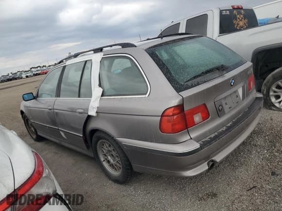 ✅ 2000 BMW 5 Series 528i • VIN: WBADP6345YBV63945 • Лот: 76298424. Опубликован ранее на Copart с пробегом Не указан. Бесплатный доступ к архиву аукционных продаж из США и подробный отчёт об истории автомобиля на DreamBid. Изображение 2.