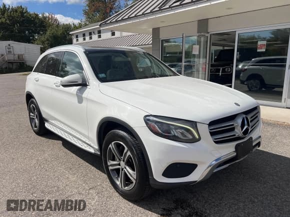 ✅ 2017 Mercedes-Benz GLC 300 • VIN: WDC0G4KB6HF142485 • Lot: 43275471. Wystawiony na IAAI z przebiegiem 208 201 mil. Bezpłatny archiwum sprzedaży aukcyjnych z USA i szczegółowy raport historii pojazdu na DreamBid. Zdjęcie 1.