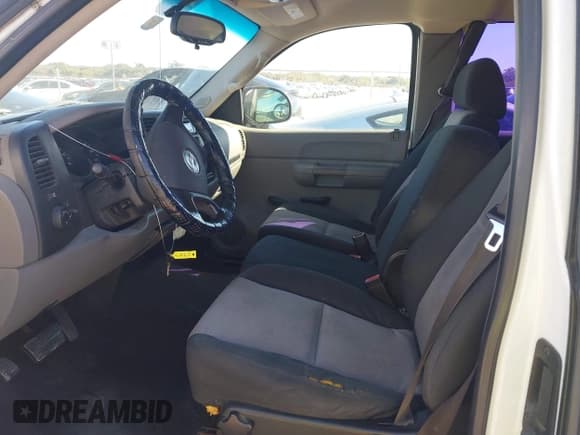 ✅ 2007 Chevrolet Silverado 1500 Work Truck • VIN: 1GCEC19X87Z608230 • Лот: 43600578. Опубликован ранее на IAAI с пробегом 191 706 миль. Бесплатный доступ к архиву аукционных продаж из США и подробный отчёт об истории автомобиля на DreamBid. Изображение 5.