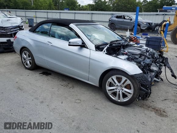 ✅ 2011 Mercedes-Benz E 350 • VIN: WDDKK5GF9BF081564 • Lot: 60273945. Wystawiony na Copart z przebiegiem Nie podano. Bezpłatny archiwum sprzedaży aukcyjnych z USA i szczegółowy raport historii pojazdu na DreamBid. Zdjęcie 4.