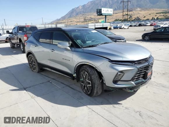 ✅ 2025 Chevrolet Blazer RS • VIN: 3GNKBKRS7SS223965 • Lot: 67196095. Listed on Copart with 1,881 mi. Free auction sales archive from the USA and detailed vehicle history report at DreamBid. Image 4.