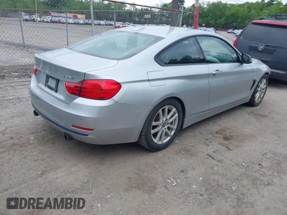 ✅ 2014 BMW 4 Series 435i xDrive • VIN: WBA3R5C54EF784725 • Lot: 42291673. Listed on IAAI with 107,124 mi. Free auction sales archive from the USA and detailed vehicle history report at DreamBid. Image 4.