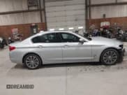 ✅ 2019 BMW 5 Series 530i xDrive • VIN: WBAJA7C59KWW05522 • Лот: 43828823. Опубликован ранее на IAAI с пробегом 80 576 миль. Бесплатный доступ к архиву аукционных продаж из США и подробный отчёт об истории автомобиля на DreamBid. Изображение 13.