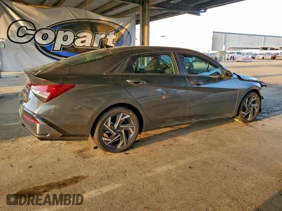 ✅ 2025 Hyundai Elantra SEL Convenience • VIN: KMHLS4DG7SU004950 • Lot: 95541695. Wystawiony na Copart z przebiegiem 7 886 mil. Bezpłatny archiwum sprzedaży aukcyjnych z USA i szczegółowy raport historii pojazdu na DreamBid. Zdjęcie 3.