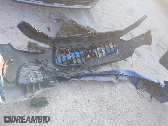 ✅ 2016 Maserati Ghibli S Q4 • VIN: ZAM57RTA3G1170492 • Lot: 42646675. Listed on IAAI with 32,934 mi. Free auction sales archive from the USA and detailed vehicle history report at DreamBid. Image 12.