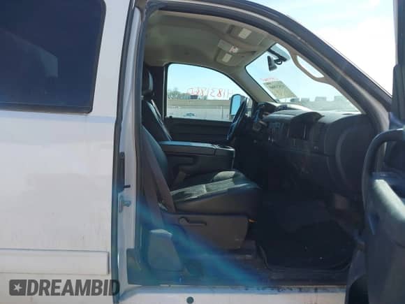 2012 Chevrolet Silverado 1500 LT with VIN 1GCRKSE06CZ198069, listed as a IAAI auction lot 41831860 with 125,511 mi miles and . Bid and sale history available at DreamBid. Image 5.