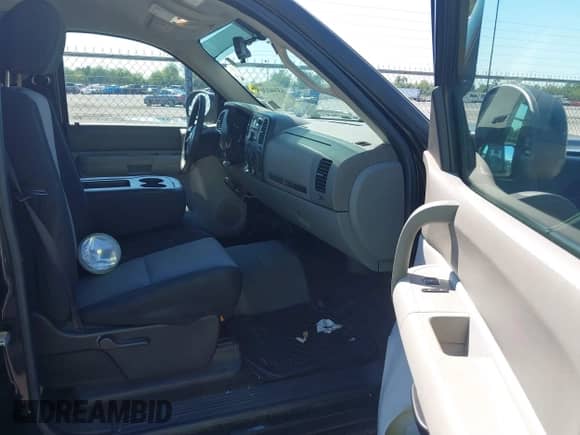 2008 GMC Sierra 1500 Work Truck with VIN 1GTEC14X08Z181408, listed as a IAAI auction lot 43346330 with 99,972 mi miles and . Bid and sale history available at DreamBid. Image 5.