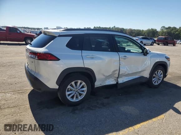 ✅ 2022 Toyota Corolla Cross LE • VIN: 7MUCAAAG6NV016225 • Lot: 87196845. Listed on Copart with 11,645 mi. Free auction sales archive from the USA and detailed vehicle history report at DreamBid. Image 3.