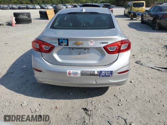 ✅ 2017 Chevrolet Cruze Premier • VIN: 1G1BF5SM7H7183980 • Lot: 71256005. Listed on Copart with 52,071 mi. Free auction sales archive from the USA and detailed vehicle history report at DreamBid. Image 6.