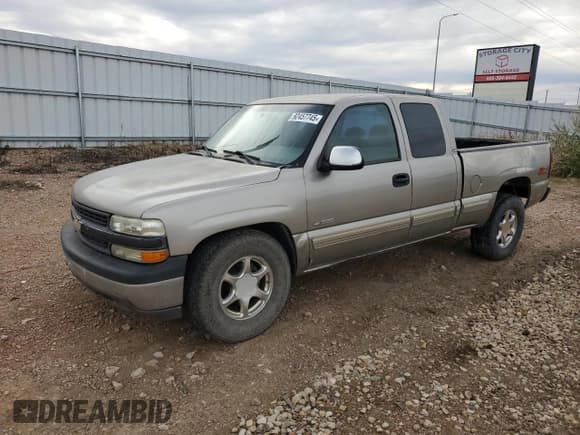 ✅ 2000 Chevrolet Silverado 1500 LS • VIN: 1GCEK19T3YE384891 • Лот: 92457745. Опубликован ранее на Copart с пробегом 309 186 миль. Бесплатный доступ к архиву аукционных продаж из США и подробный отчёт об истории автомобиля на DreamBid. Изображение 1.