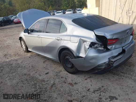2020 Toyota Camry Hybrid LE z VIN 4T1C31AK0LU524185, wystawiony jako IAAI lot #43334178 z przebiegiem 241 680 mil mil oraz . Historia ofert i sprzedaży dostępna na DreamBid. Obrazek 3.