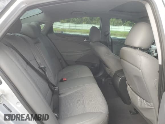 ✅ 2013 Hyundai Sonata SE • VIN: 5NPEC4AC6DH714026 • Lot: 72603954. Wystawiony na Copart z przebiegiem 111 772 mil. Bezpłatny archiwum sprzedaży aukcyjnych z USA i szczegółowy raport historii pojazdu na DreamBid. Zdjęcie 10.