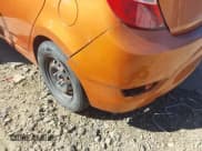 ✅ 2017 Hyundai Accent SE • VIN: KMHCT5AE3HU324765 • Lot: 43498410. Wystawiony na IAAI z przebiegiem 240 050 mil. Bezpłatny archiwum sprzedaży aukcyjnych z USA i szczegółowy raport historii pojazdu na DreamBid. Zdjęcie 6.