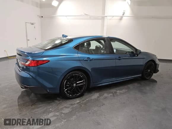 2025 Toyota Camry SE with VIN 4T1DAACK9SU147491, listed as a Copart auction lot 90618325 with 7,774 mi miles and Clean title. Bid and sale history available at DreamBid. Image 3.