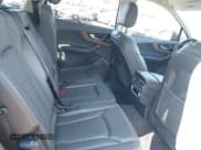 ✅ 2017 Audi Q7 Premium Plus • VIN: WA1LAAF7XHD009176 • Lot: 43706232. Wystawiony na IAAI z przebiegiem 60 543 mil. Bezpłatny archiwum sprzedaży aukcyjnych z USA i szczegółowy raport historii pojazdu na DreamBid. Zdjęcie 8.