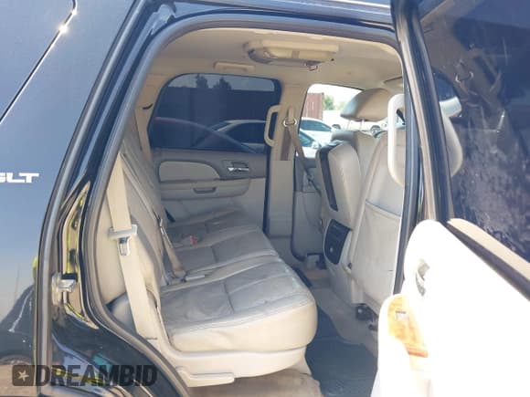 ✅ 2012 GMC Yukon SLT • VIN: 1GKS1CE05CR106402 • Lot: 43121960. Wystawiony na IAAI z przebiegiem 188 313 mil. Bezpłatny archiwum sprzedaży aukcyjnych z USA i szczegółowy raport historii pojazdu na DreamBid. Zdjęcie 8.