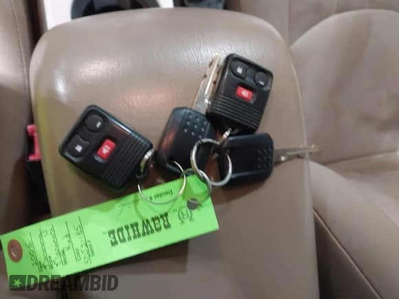 ✅ 2005 Mercury Mariner Luxury • VIN: 4M2CU57165DJ21185 • Lot: 43864195. Wystawiony na IAAI z przebiegiem Nie podano. Bezpłatny archiwum sprzedaży aukcyjnych z USA i szczegółowy raport historii pojazdu na DreamBid. Zdjęcie 11.