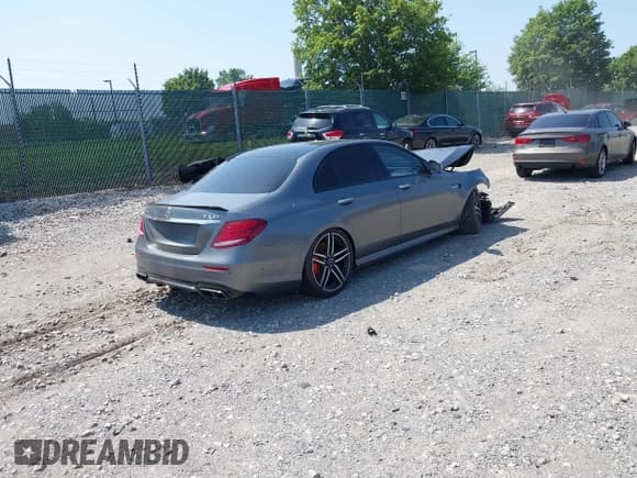 ✅ 2020 Mercedes-Benz E 63 S AMG • VIN: WDDZF8KB7LA736456 • Лот: 42568322. Опубликован ранее на IAAI с пробегом 58 677 миль. Бесплатный доступ к архиву аукционных продаж из США и подробный отчёт об истории автомобиля на DreamBid. Изображение 4.