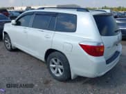 ✅ 2008 Toyota Highlander • VIN: JTEDS41A182006461 • Lot: 43198170. Listed on IAAI with 240,723 mi. Free auction sales archive from the USA and detailed vehicle history report at DreamBid. Image 3.