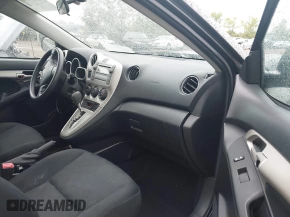 ✅ 2010 Toyota Matrix • VIN: 2T1KU4EE6AC197692 • Lot: 43142380. Wystawiony na IAAI z przebiegiem 101 177 mil. Bezpłatny archiwum sprzedaży aukcyjnych z USA i szczegółowy raport historii pojazdu na DreamBid. Zdjęcie 5.