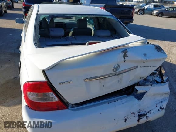 ✅ 2002 Toyota Camry LE • VIN: 4T1BF32K82U006868 • Lot: 43603950. Wystawiony na IAAI z przebiegiem 207 794 mil. Bezpłatny archiwum sprzedaży aukcyjnych z USA i szczegółowy raport historii pojazdu na DreamBid. Zdjęcie 6.