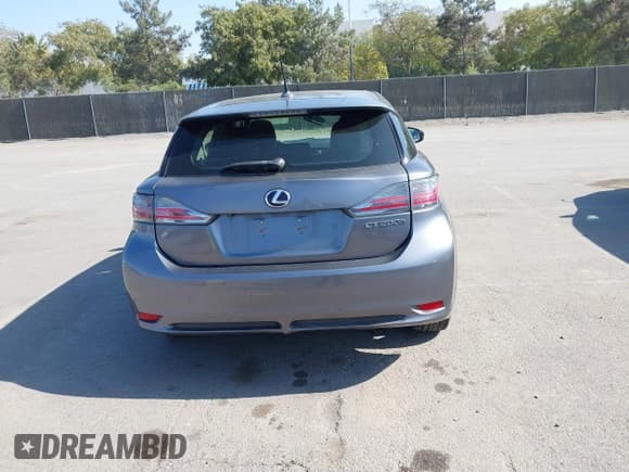 ✅ 2013 Lexus CT 200h • VIN: JTHKD5BH3D2168916 • Лот: 43620506. Опубликован ранее на IAAI с пробегом 144 831 миль. Бесплатный доступ к архиву аукционных продаж из США и подробный отчёт об истории автомобиля на DreamBid. Изображение 16.