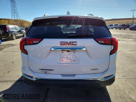 ✅ 2020 GMC Terrain SLT • VIN: 3GKALVEV2LL110539 • Lot: 89874825. Wystawiony na Copart z przebiegiem 87 092 mil. Bezpłatny archiwum sprzedaży aukcyjnych z USA i szczegółowy raport historii pojazdu na DreamBid. Zdjęcie 6.