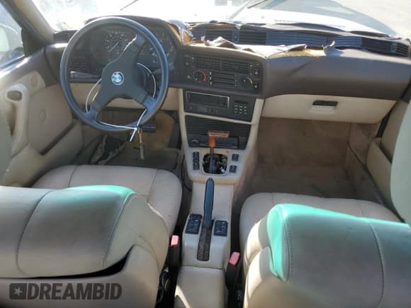 ✅ 1987 BMW 6 Series 635CSi • VIN: WBAEC8406H3265891 • Lot: 76652134. Wystawiony na Copart z przebiegiem 105 663 mil. Bezpłatny archiwum sprzedaży aukcyjnych z USA i szczegółowy raport historii pojazdu na DreamBid. Zdjęcie 8.