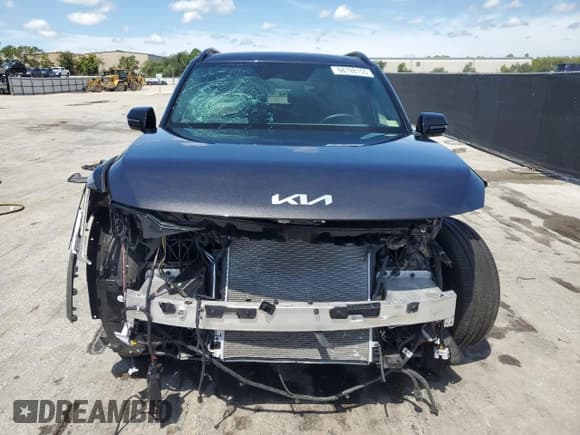 ✅ 2024 Kia EV9 GT-Line • VIN: KNDAEFS56R6022614 • Lot: 68198155. Wystawiony na Copart z przebiegiem 15 749 mil. Bezpłatny archiwum sprzedaży aukcyjnych z USA i szczegółowy raport historii pojazdu na DreamBid. Zdjęcie 5.