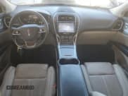 ✅ 2020 Lincoln Nautilus Reserve • VIN: 2LMPJ8KP0LBL02055 • Lot: 90646625. Wystawiony na Copart z przebiegiem 67 898 mil. Bezpłatny archiwum sprzedaży aukcyjnych z USA i szczegółowy raport historii pojazdu na DreamBid. Zdjęcie 8.