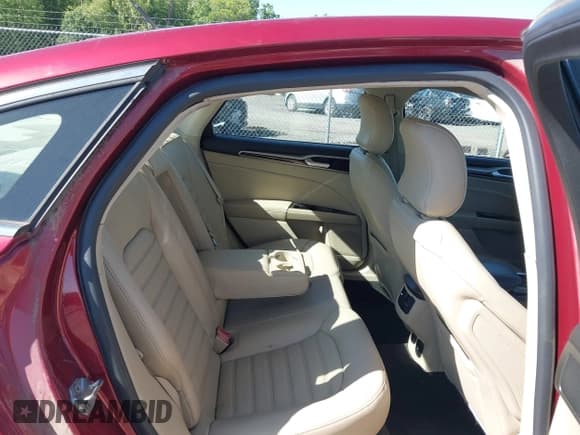 ✅ 2016 Ford Fusion SE Luxury • VIN: 3FA6P0PU1GR403466 • Lot: 42179593. Wystawiony na IAAI z przebiegiem 127 296 mil. Bezpłatny archiwum sprzedaży aukcyjnych z USA i szczegółowy raport historii pojazdu na DreamBid. Zdjęcie 8.