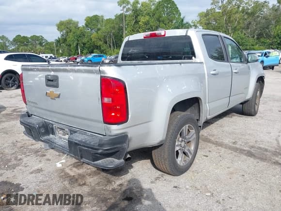 ✅ 2018 Chevrolet Colorado 2WD Work Truck • VIN: 1GCGSBEA2J1206258 • Lot: 43564281. Wystawiony na IAAI z przebiegiem 127 524 mil. Bezpłatny archiwum sprzedaży aukcyjnych z USA i szczegółowy raport historii pojazdu na DreamBid. Zdjęcie 4.