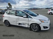 ✅ 2017 Ford C-Max Titanium • VIN: 1FADP5DU2HL118221 • Lot: 47670415. Wystawiony na Copart z przebiegiem 38 572 mil. Bezpłatny archiwum sprzedaży aukcyjnych z USA i szczegółowy raport historii pojazdu na DreamBid. Zdjęcie 4.