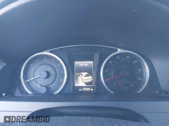 ✅ 2017 Toyota Camry SE • VIN: 4T1BF1FK8HU627454 • Lot: 43658591. Listed on IAAI with 137,041 mi. Free auction sales archive from the USA and detailed vehicle history report at DreamBid. Image 7.